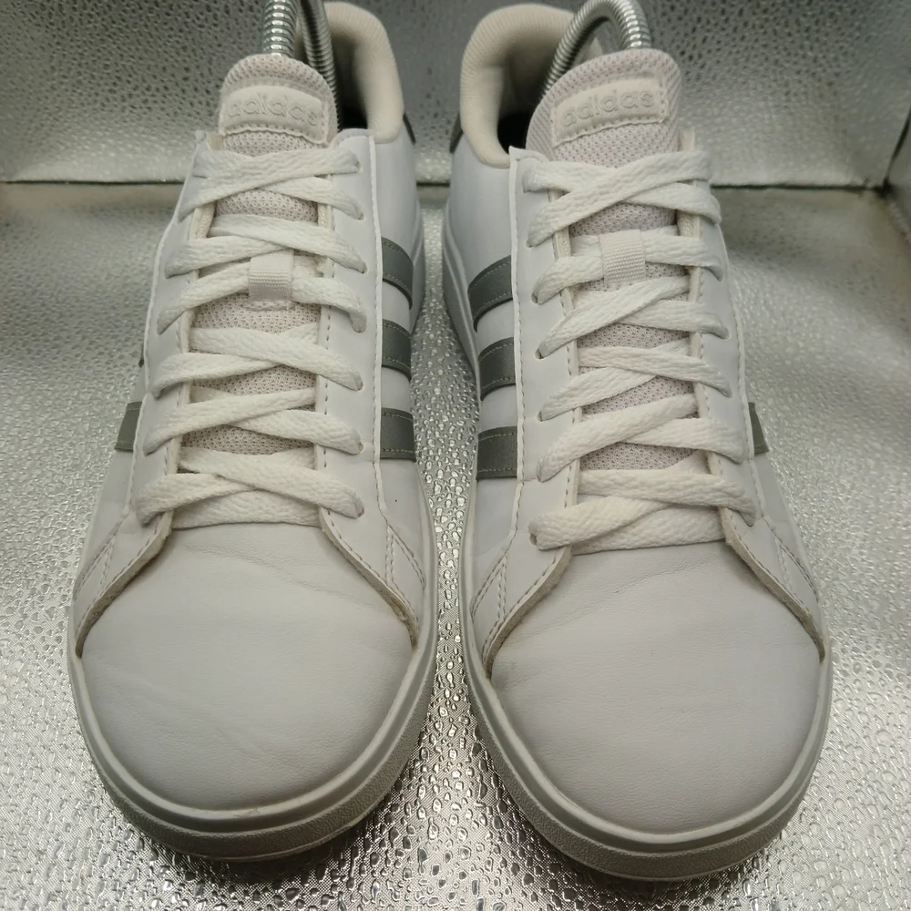 Adidas White and Silver Sneakers Women's Size 7.5 Men's Size 6
